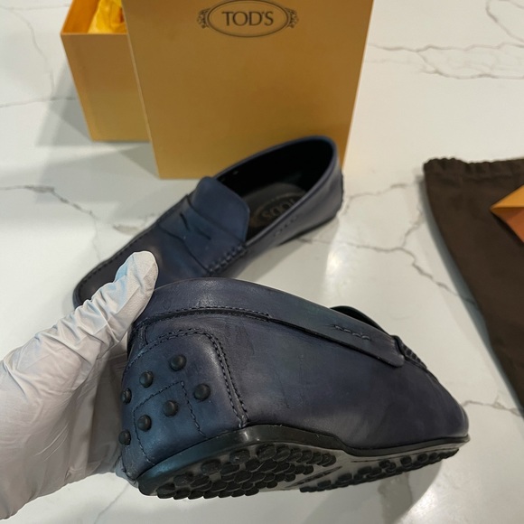 Tod’s Mocassino Driving Shoes - Picture 2 of 8